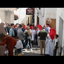 Stärkung nach der Prozession mit Fisch und Bier